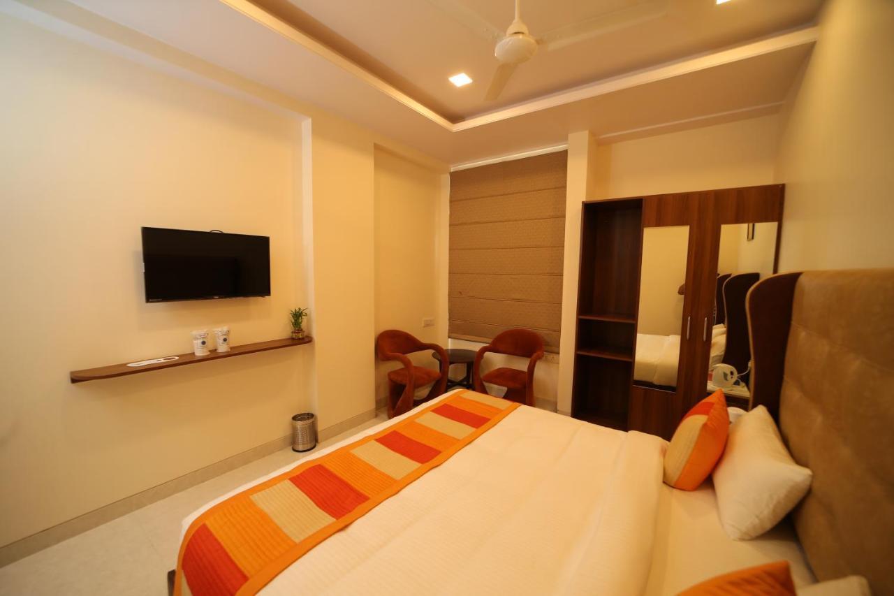 Hotel Myriad Inn Джайпур Екстериор снимка